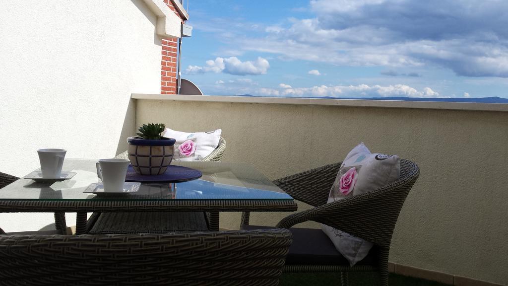 Apartments Benika Bol Szoba fotó
