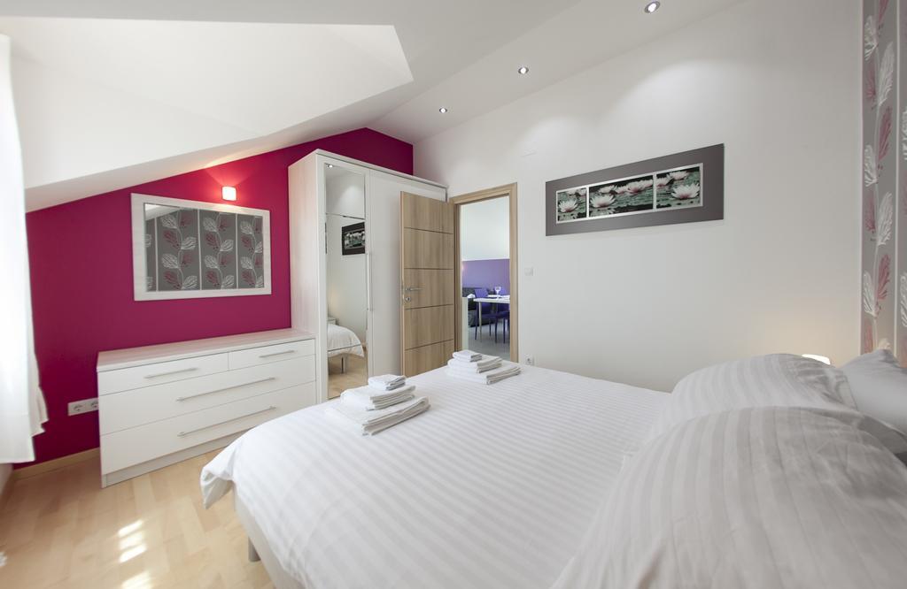 Apartments Benika Bol Szoba fotó