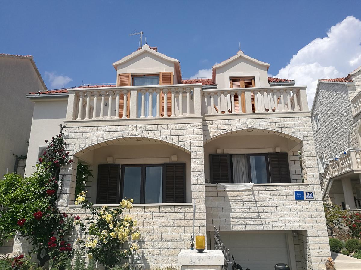 Apartments Benika Bol Kültér fotó