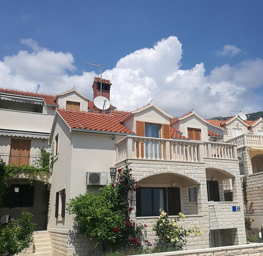 Apartments Benika Bol Kültér fotó